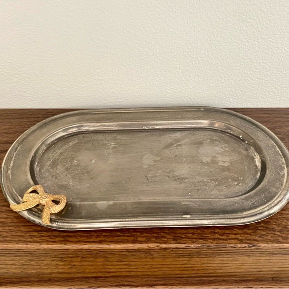 Vintage Antique Vanity Tray with Bow - Picture 2 of 3